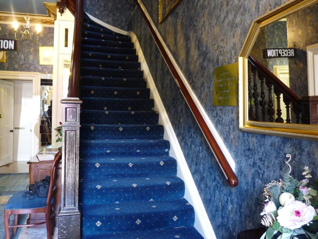 Alba Hills Guest House เอดินบะระ ภายนอก รูปภาพ