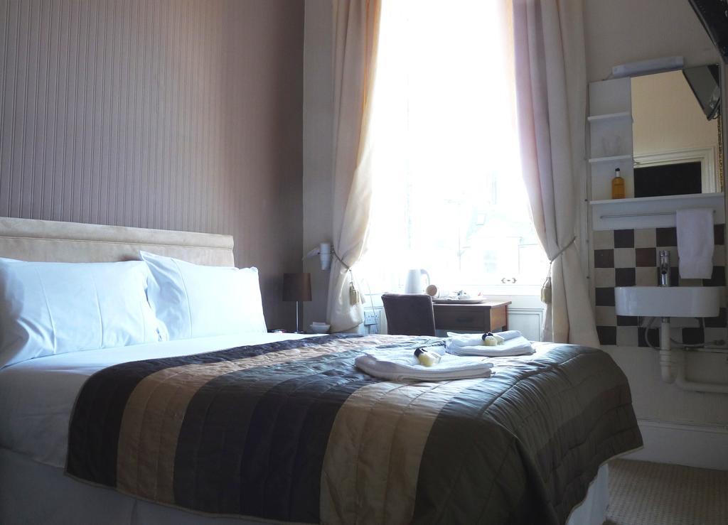 Alba Hills Guest House เอดินบะระ ภายนอก รูปภาพ