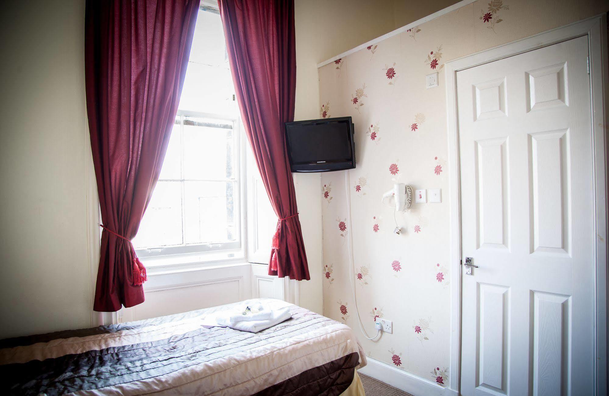 Alba Hills Guest House เอดินบะระ ภายนอก รูปภาพ