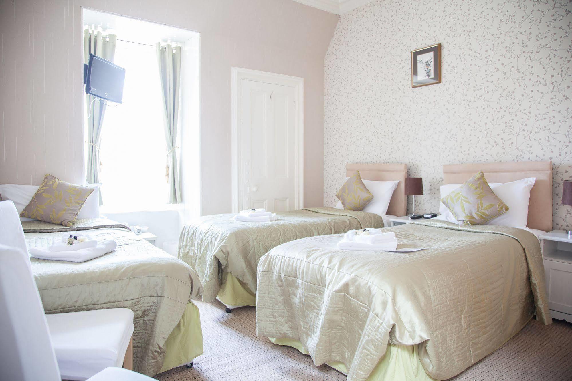 Alba Hills Guest House เอดินบะระ ภายนอก รูปภาพ